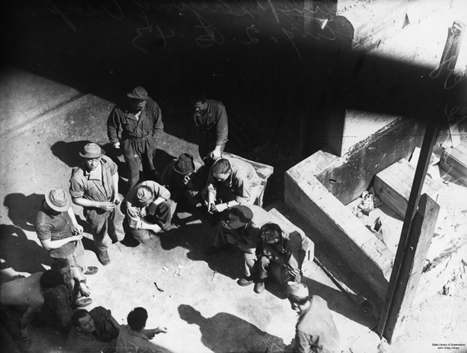 soldiers gambling